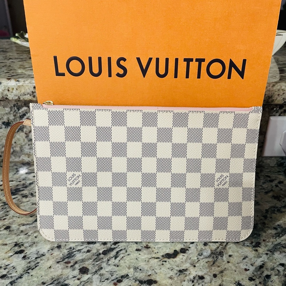 Luis Vuitton Neverfull Pochette